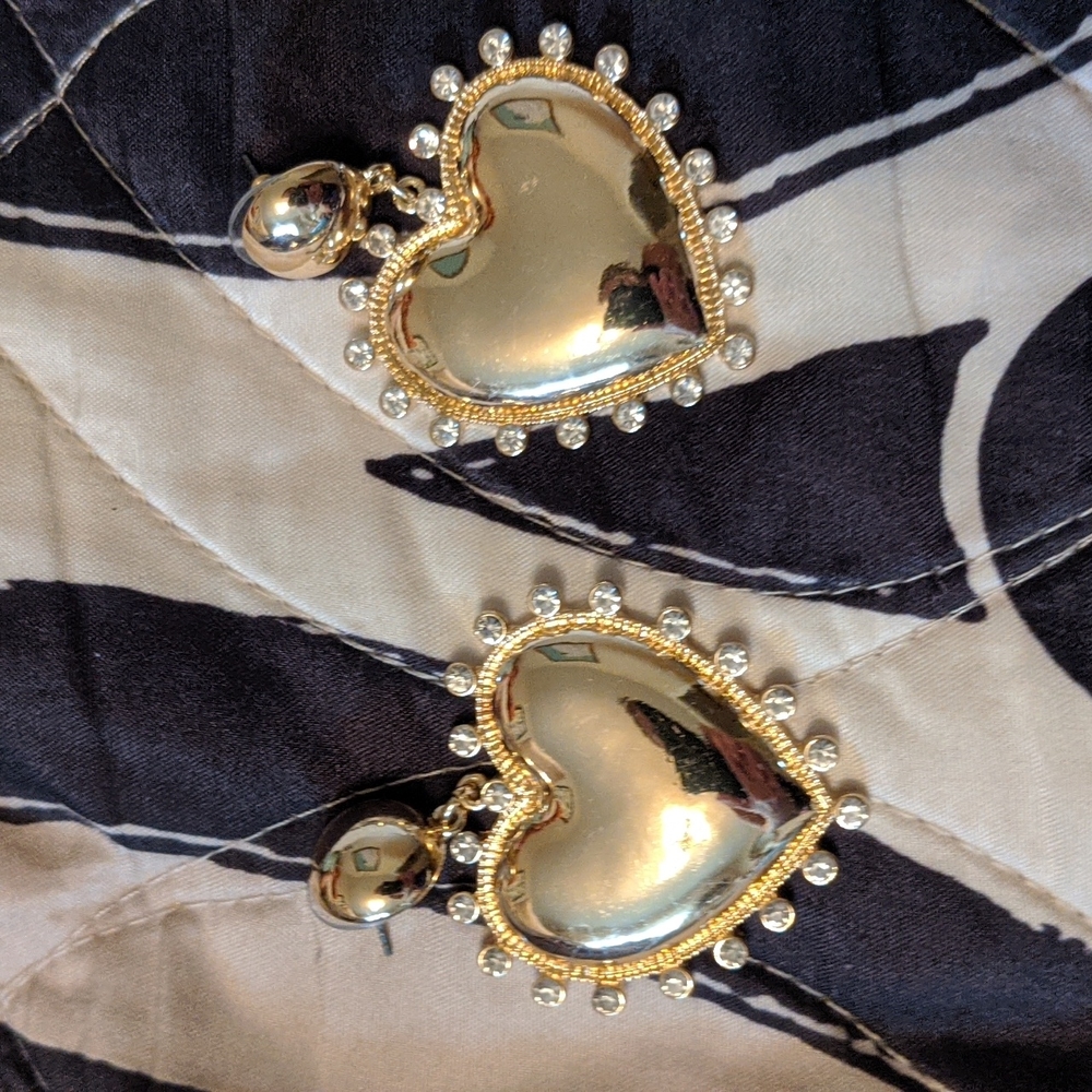 Beautiful gold heart earrings